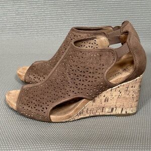 LifeStride Hinx Soft System Cork Wedge Sandals Taupe Peep Toe Women’s Size 9.5W